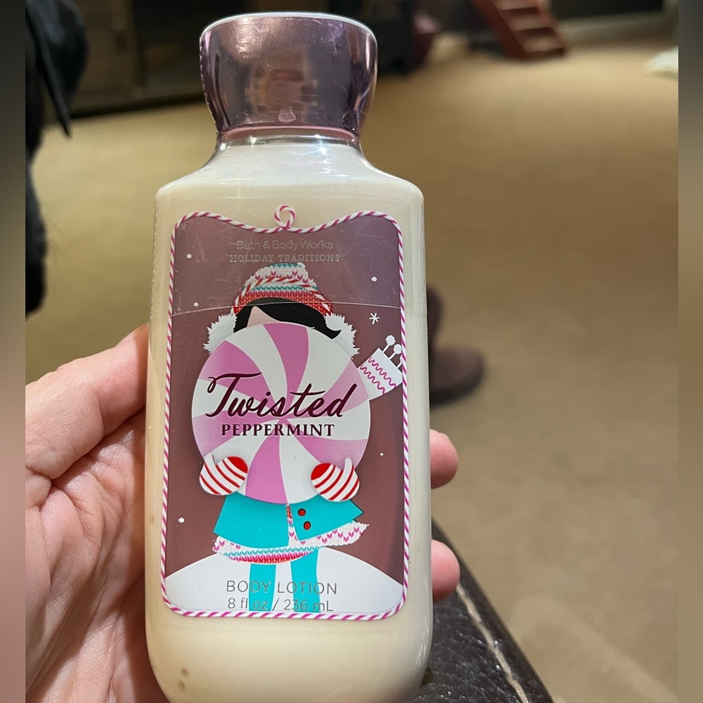 Bath & body works twisted peppermint body lotion 8 oz